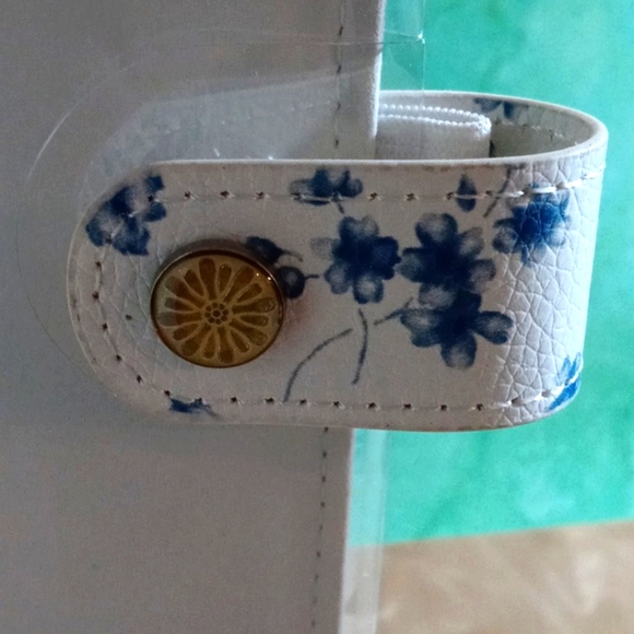 Take Note Cover - Picture 2 of 16